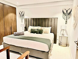 Bolongo 3BR Your Exclusive Oceanfront Escape