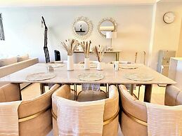 Bolongo 3BR Your Exclusive Oceanfront Escape