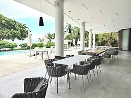 Bolongo 3BR Your Exclusive Oceanfront Escape