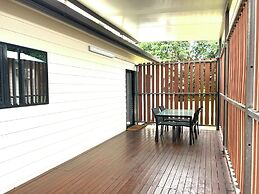 Tropical Hibiscus Caravan Park