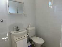 Tropical Hibiscus Caravan Park