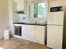 Tropical Hibiscus Caravan Park