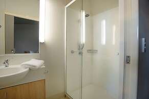 Tropical Hibiscus Caravan Park