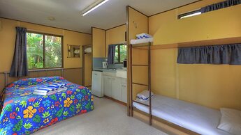 Tropical Hibiscus Caravan Park