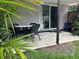 Tropical Hibiscus Caravan Park