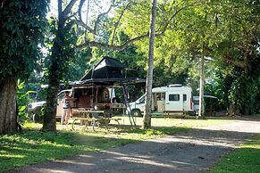 Tropical Hibiscus Caravan Park