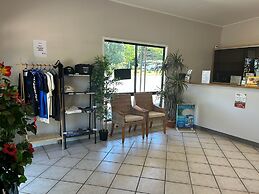 Tropical Hibiscus Caravan Park