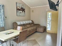 Tropical Hibiscus Caravan Park