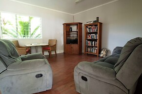 Tropical Hibiscus Caravan Park