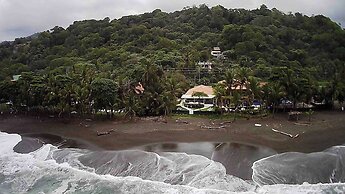 Backyard Beach House Oceanfront Luxury 5 Bdr