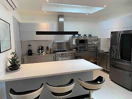 Backyard Beach House Oceanfront Luxury 5 Bdr