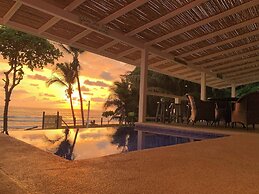 Backyard Beach House Oceanfront Luxury 5 Bdr
