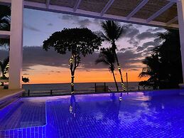 Backyard Beach House Oceanfront Luxury 5 Bdr