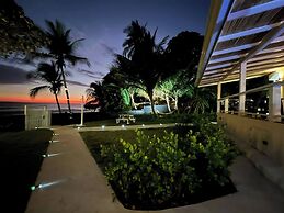 Backyard Beach House Oceanfront Luxury 5 Bdr