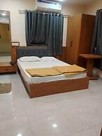 StayGuru Hotel Paradise Inn