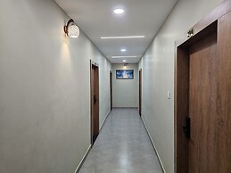 StayGuru Hotel Paradise Inn