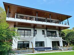 Tropical Viewpoint With Private Pool - Lux Living