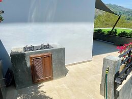 Tropical Viewpoint With Private Pool - Lux Living