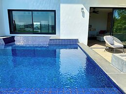 Tropical Viewpoint With Private Pool - Lux Living