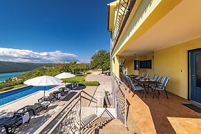 Seaview Pool House Mytilus
