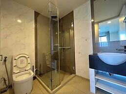 Large High Floor, Best Pool and Awesome Location