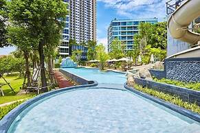 Large High Floor, Best Pool and Awesome Location