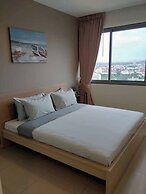 Large High Floor, Best Pool and Awesome Location