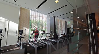 Large High Floor, Best Pool and Awesome Location