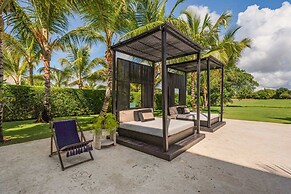 Luxury Golffront Villa With Pool in Puntacana