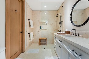 Luxury Golffront Villa With Pool in Puntacana