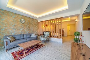 Nakas Suites