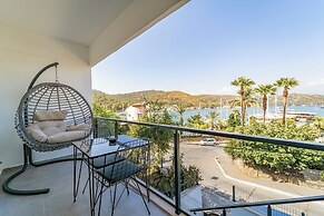 Nakas Suites