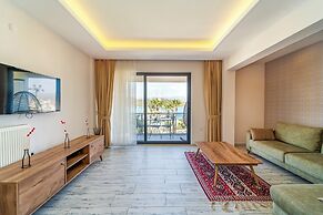 Nakas Suites