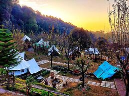 Camp Oak View