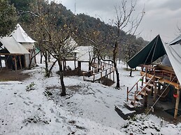 Camp Oak View