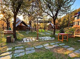 Camp Oak View