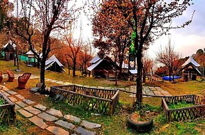 Camp Oak View