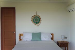 SurfAsana Lodge