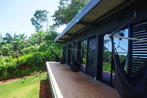 SurfAsana Lodge