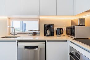 Aelia Chic 2-BR Apt & Balcony in Larnaca