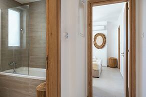 Aelia Chic 2-BR Apt & Balcony in Larnaca
