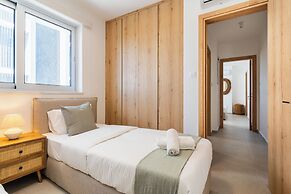 Aelia Chic 2-BR Apt & Balcony in Larnaca