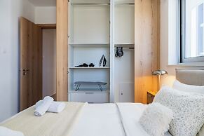 Aelia Chic 2-BR Apt & Balcony in Larnaca