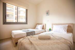 Sioufi - 2-BR Apartment With a Balcony