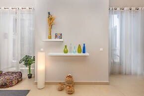 Sirene 1-BR Apt Pool & Gym in Gemmayze