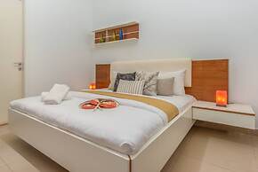 Sirene 1-BR Apt Pool & Gym in Gemmayze