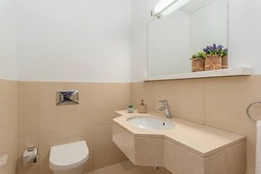 Sirene 1-BR Apt Pool & Gym in Gemmayze