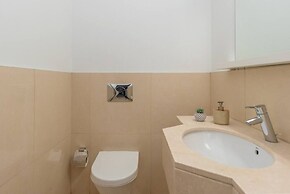Sirene 1-BR Apt Pool & Gym in Gemmayze