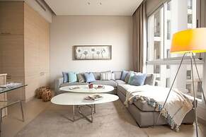 Comfy - 1BR Apt W Pool & Gym in Gemmayze