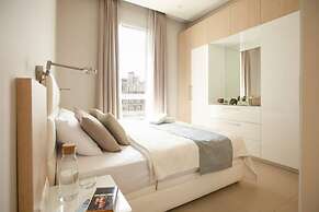 Comfy - 1BR Apt W Pool & Gym in Gemmayze